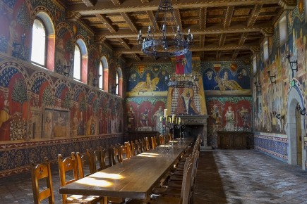 Средневековый замок и вино: загадки Castello di Amorosa в долине Напа