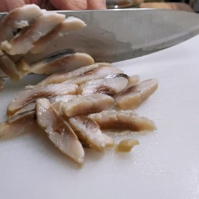 Необычная закуска из селедки: просто и незабываемо