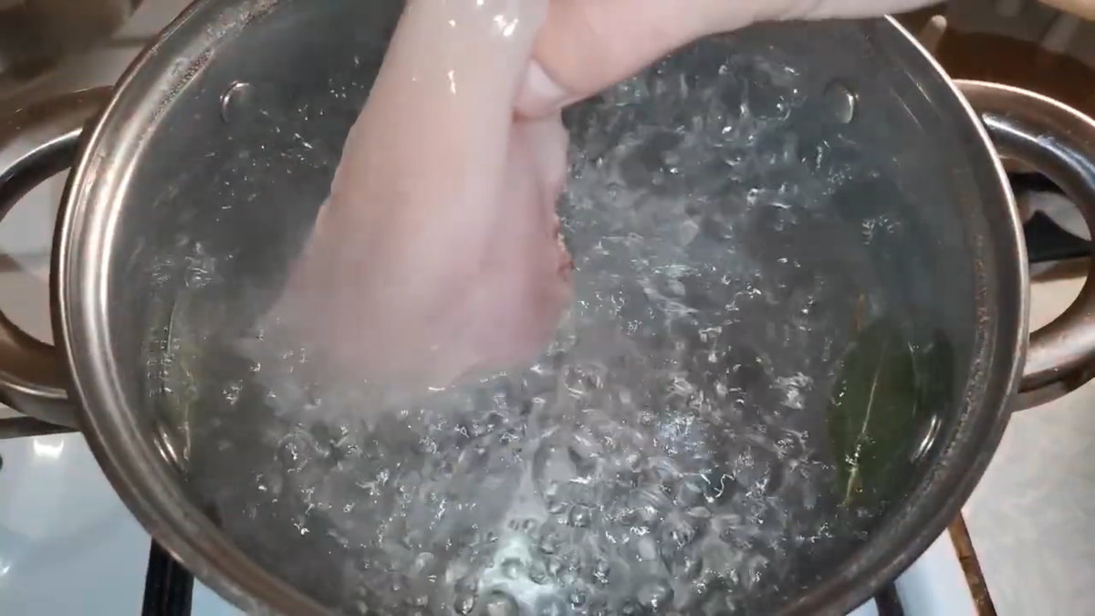 Как приготовить сочное вареное мясо: секреты и советы