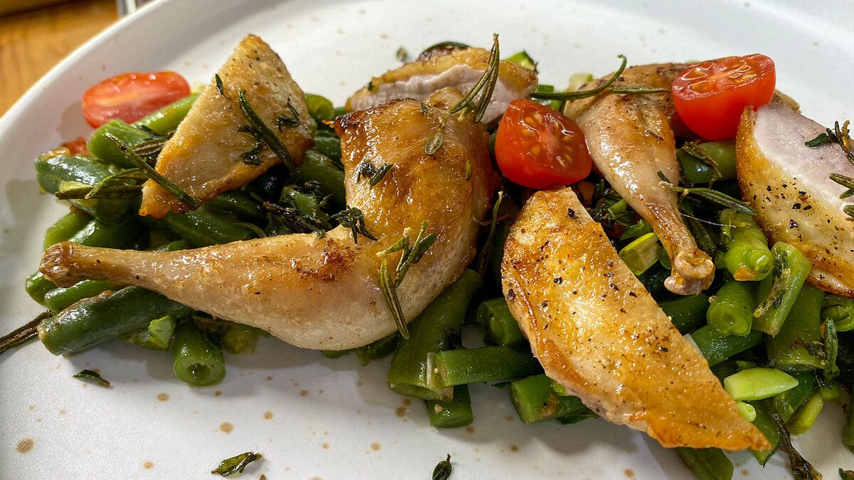 Как приготовить идеальный салат с зеленой фасолью и перепелкой