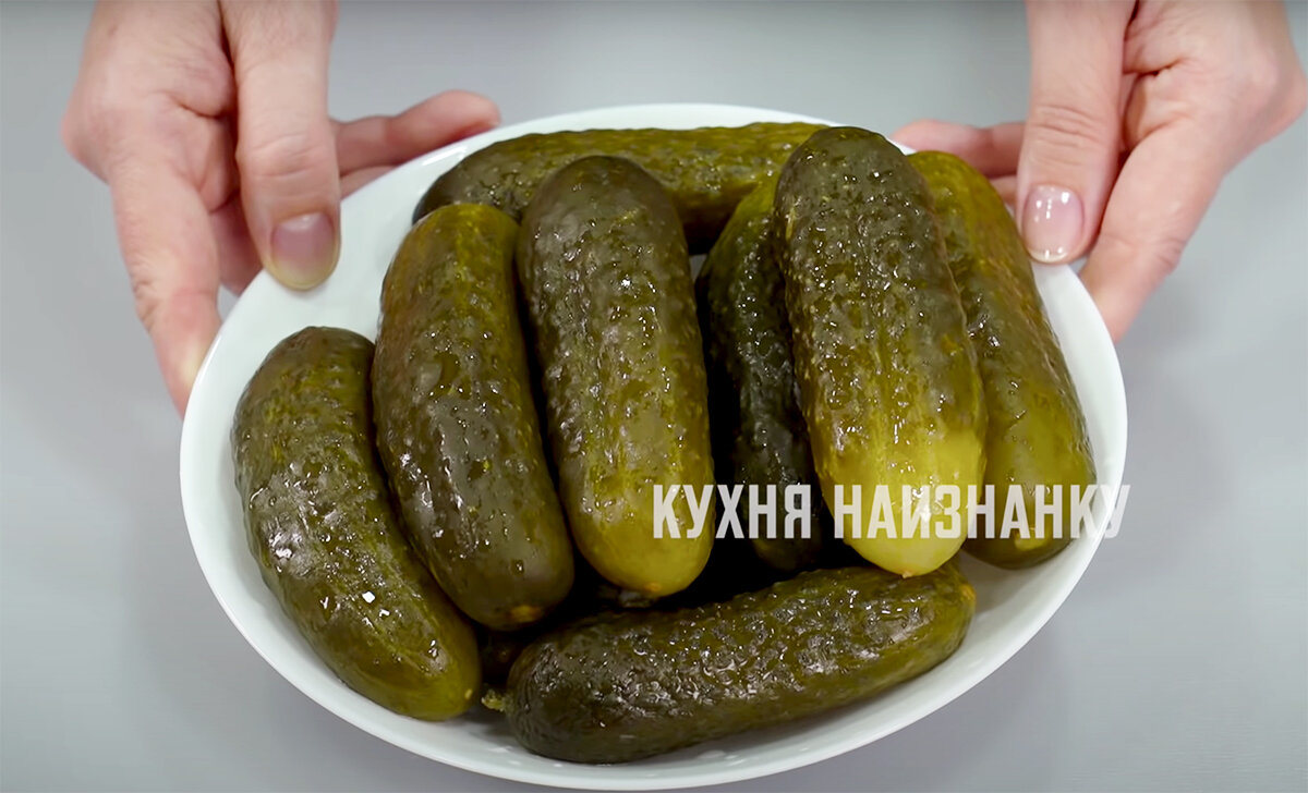 Как легко избавиться от неприятного запаха бочковых огурцов