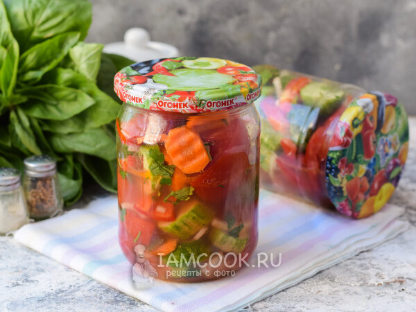 Яркий овощной салат на зиму: Храните краски лета в банках