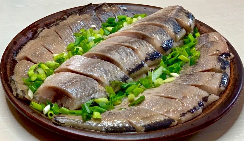 Селедка в новом свете: удивительные рецепты засолки и запеканки со слабосоленой рыбкой