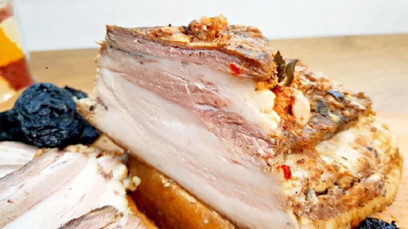 Как приготовить домашнее сало, которое превзойдет магазинное