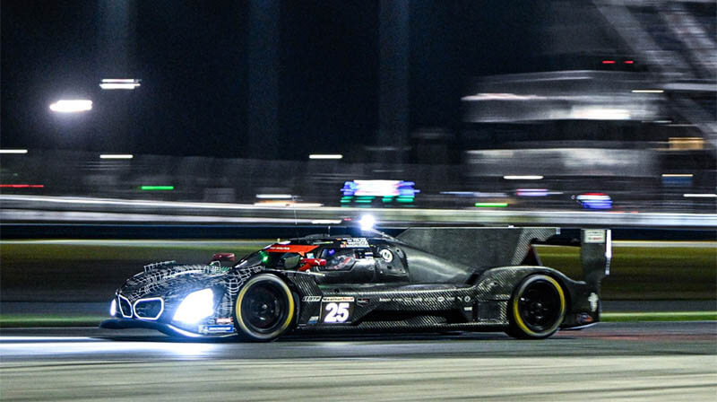 BMW доминирует на тестах IMSA в Дайтоне
