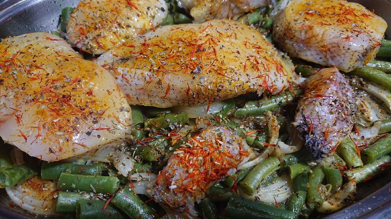 Вкусная рыба на «подушке» из стручков фасоли: незабываемый рецепт