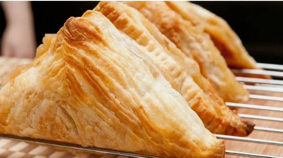 Как приготовить слоеное бездрожжевое тесто: пошаговое руководство