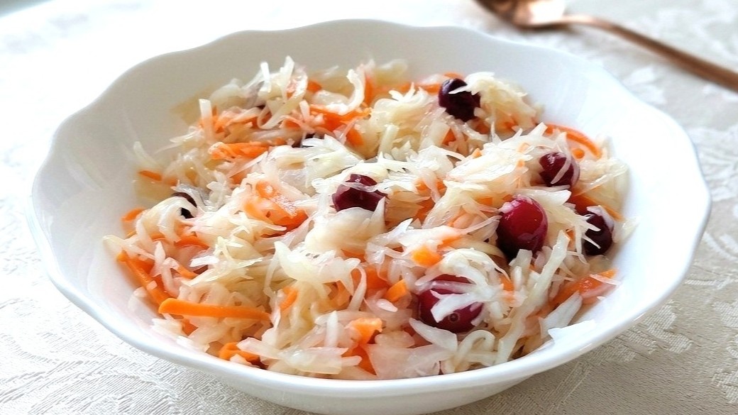 Известный салат из капусты, который покорит сердца