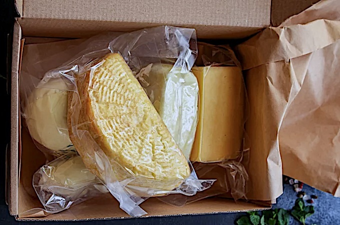 Как правильно хранить сыр: советы, которые изменят ваш подход к деликатесу