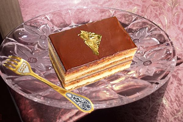 Изысканный минимализм торта “Опера”: Как приготовить шедевр у себя на кухне