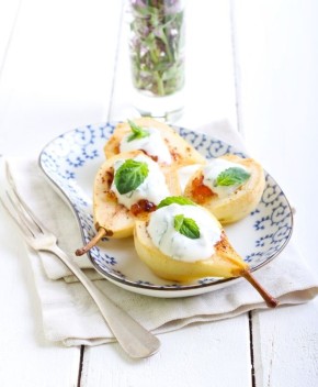 Запеченные груши с фруктовым мармеладом: восхитительный десерт для всей семьи