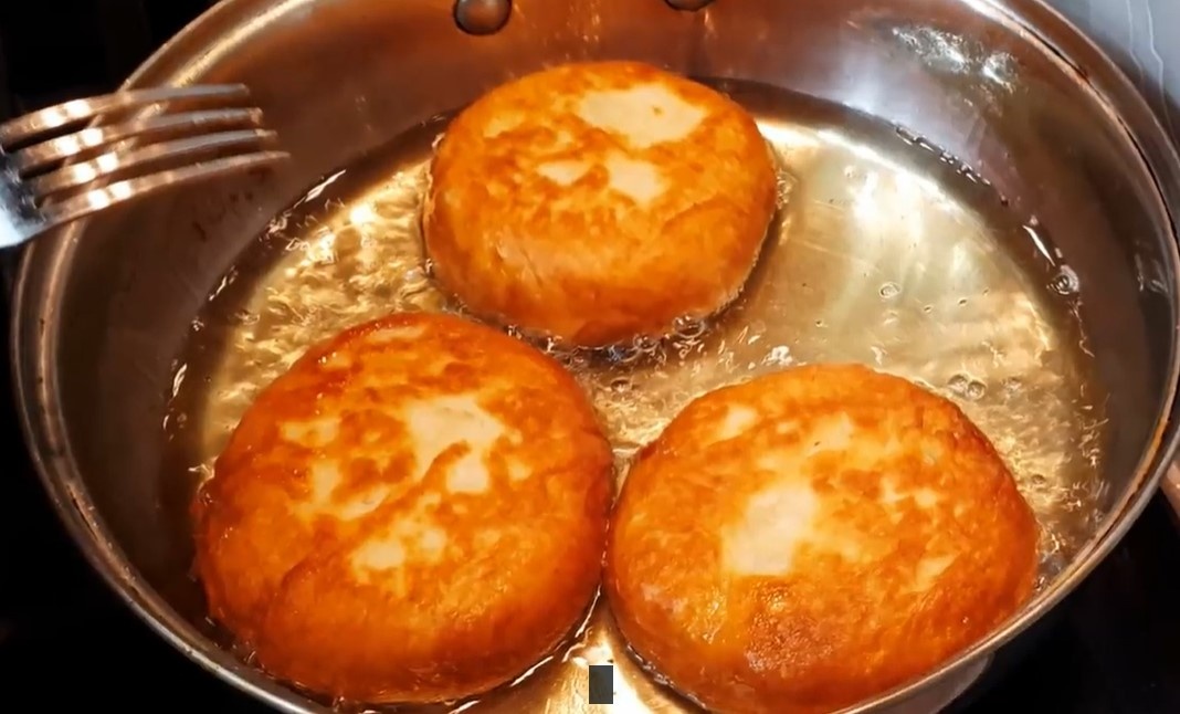 Незабываемые ленивые пирожки: простой рецепт, которым можно восхитить всех