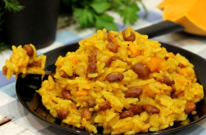 Плов с тыквой и фасолью