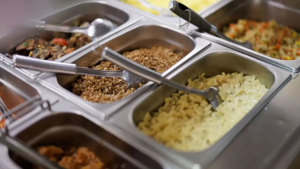 Глава Пуровского района оценил питание в детском саду