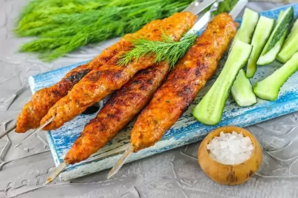 Люля-кебаб из свинины: как сделать идеальный шашлык на мангале