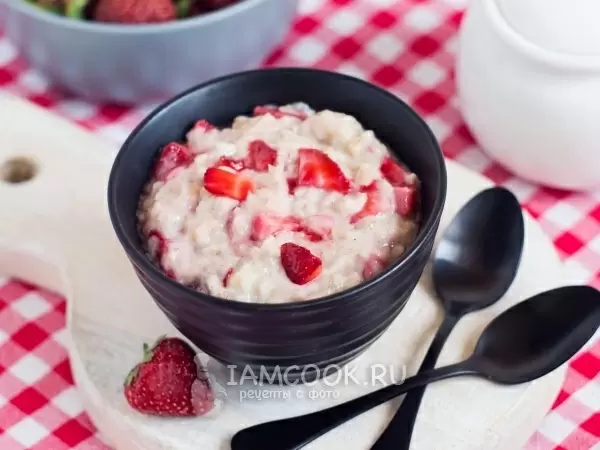 Необычные завтраки из овсянки: от сладких до соленых